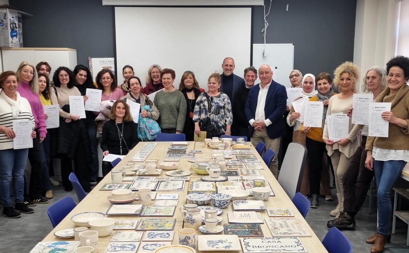 Curso de rotulación de murales y piezas de volumen en cerámica. Curso de figuras humanas, imágenes religiosas o retratos. 2025. Centro de Formación de la Cerámica 